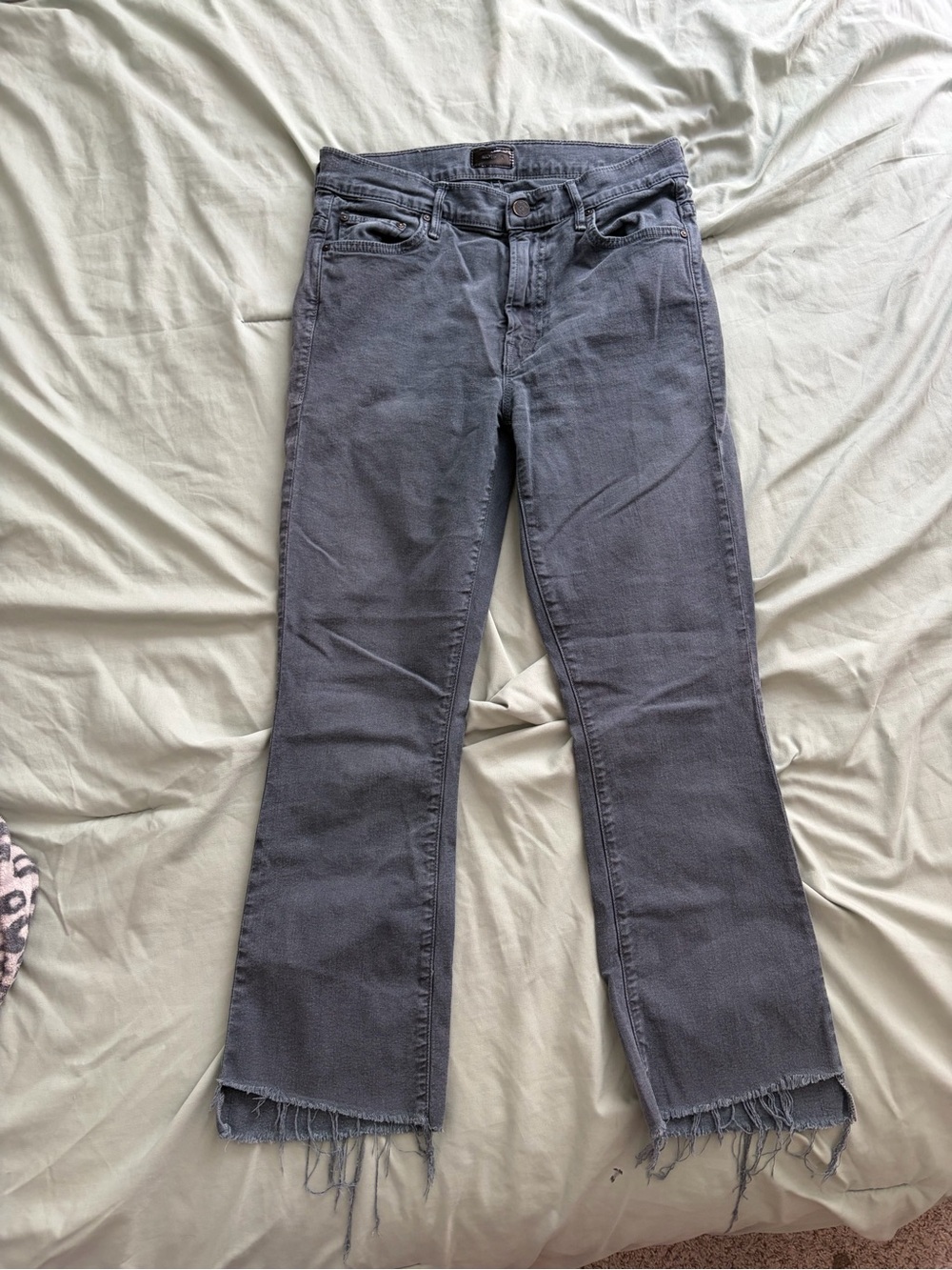 MOTHER insider crop step fray jeans